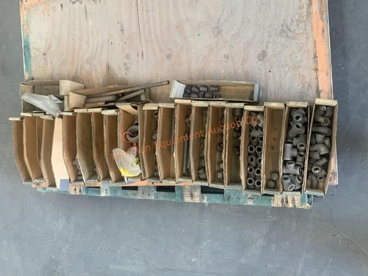 pallet--assorted-pipe-fittings-image-3
