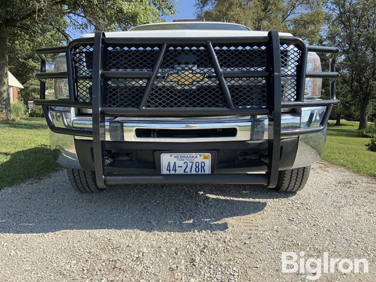 2009-chevrolet-silverado-3500-hd-4x4-flatbed-service-truck-image-9