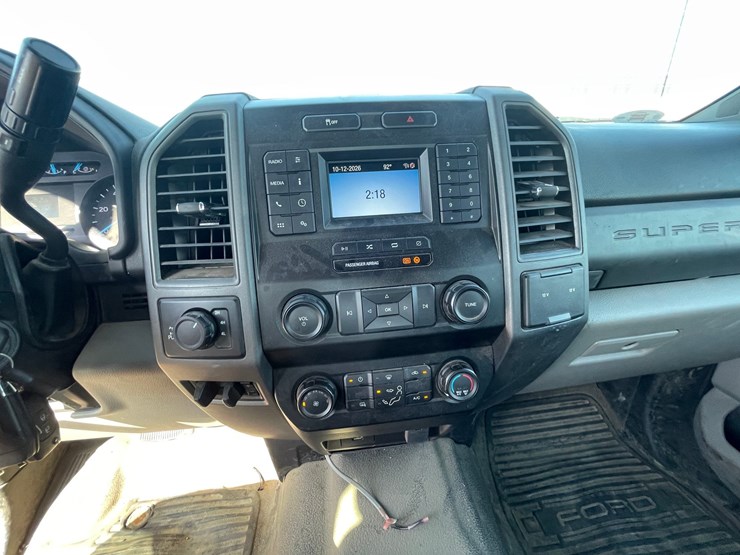 #1524-•-2021-ford-f-250-xl-pickup-truck-(has-wi-title)-image-11