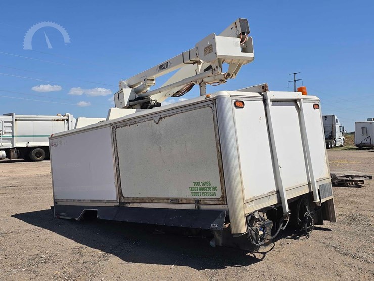 versalift-sst40ne-01-image-2