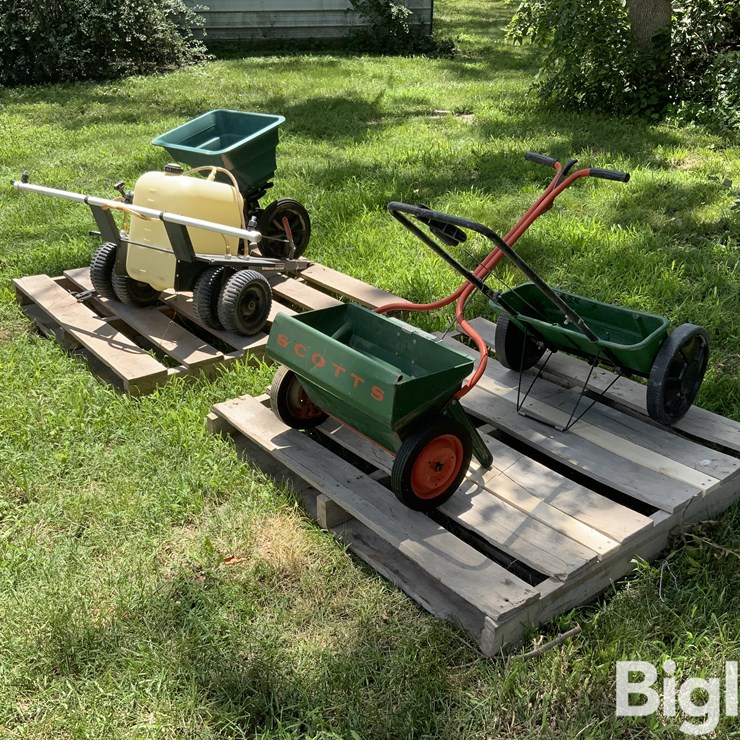 Walk Behind & Pull-Type Lawn Spreaders & Sprayer