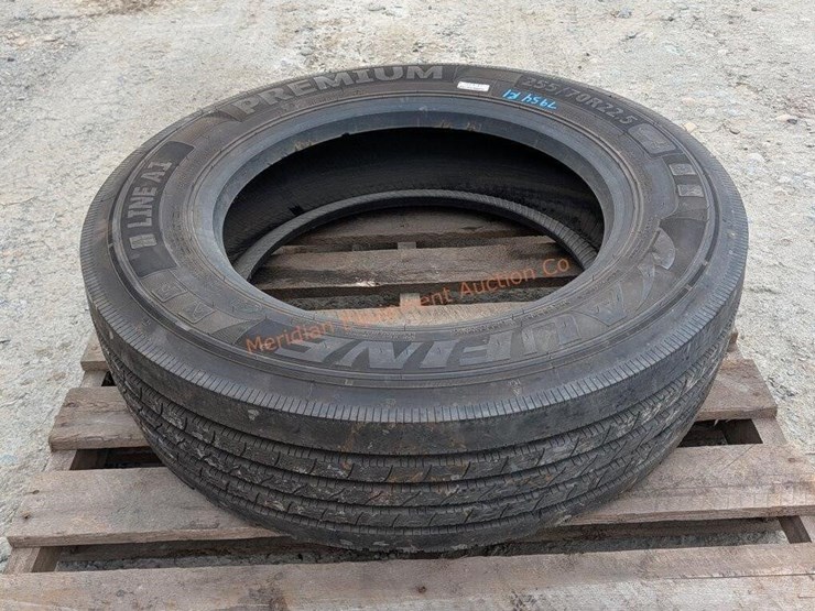 aufine-255/70r22.5-tire-image-2