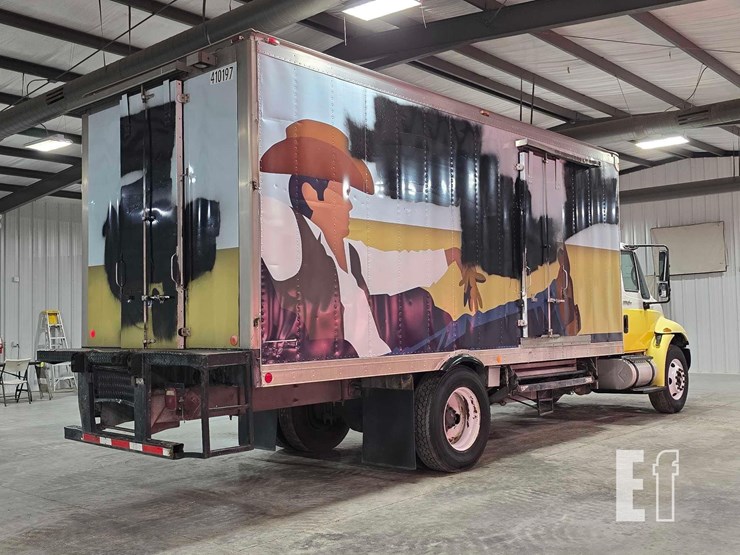 2010-international-durastar-4300-image-3