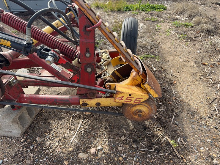 new-holland-456-image-4