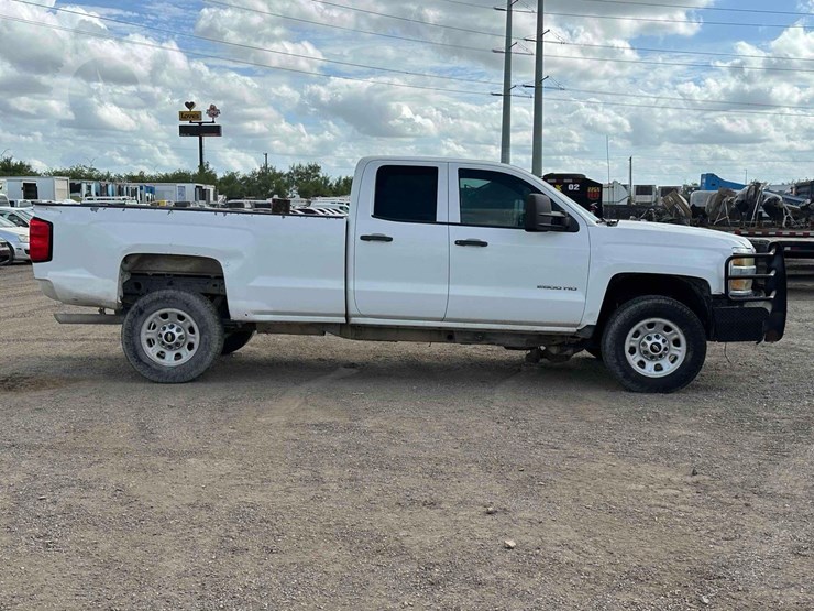 2015-chevrolet-silverado-2500hd-image-6