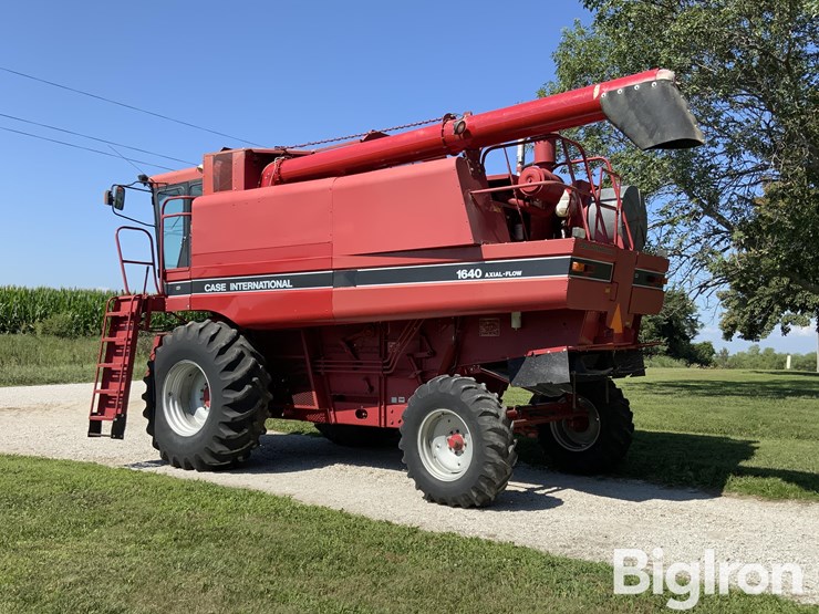 1992-case-ih-1640-2wd-combine-image-7