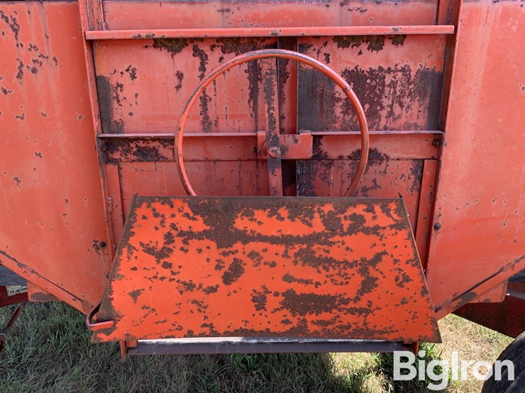 farm-king-m10-gravity-wagon-image-15