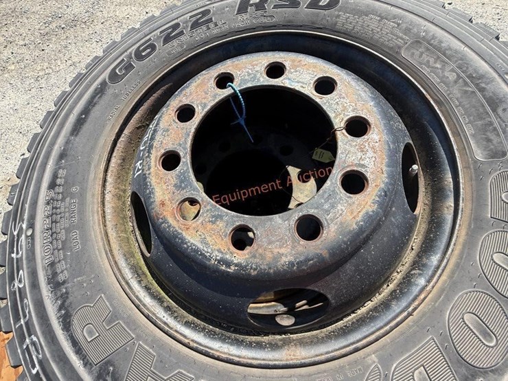 4--10r22.5-truck-tires-w/-rims-image-5