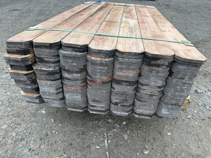 ~189--dog-ear-cedar-fencing-pieces-image-8