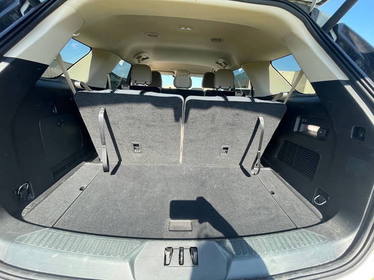#1526-•-2021-ford-explorer-awd-suv-(has-wi-title)-image-12