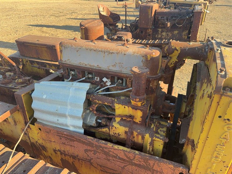 caterpillar-twenty-two-image-13
