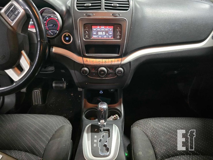 2018-dodge-journey-se-image-14