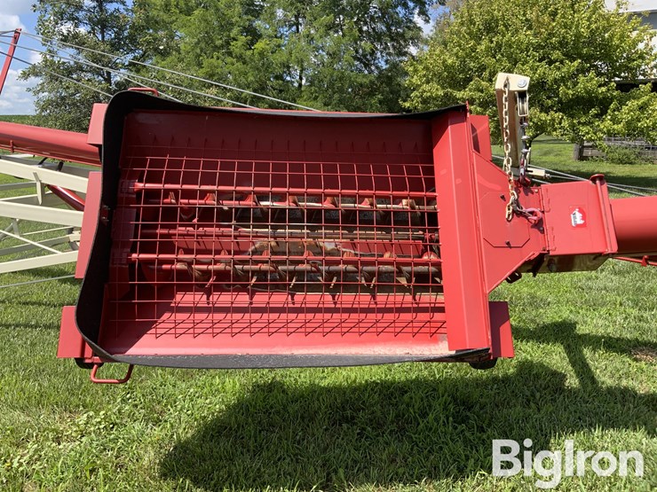 buhler-/-farm-king-1070-swing-away-hopper-auger-image-11