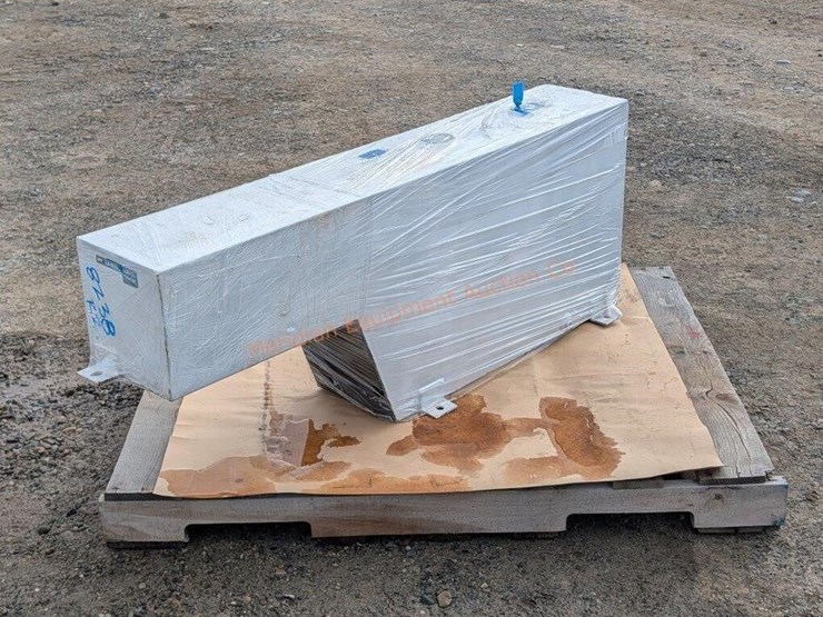 ~25-gallon-wheel-well-diesel-fuel-tank-image-4