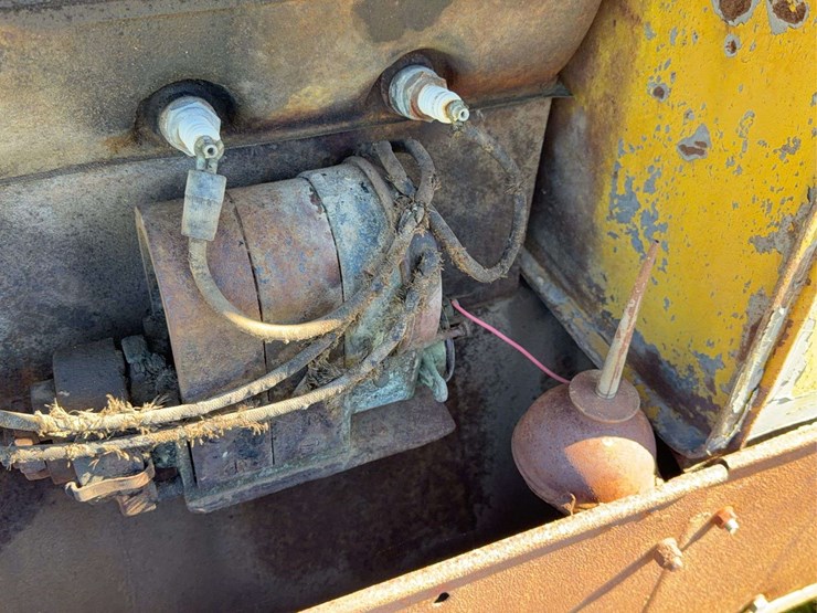 caterpillar-2-ton-image-36