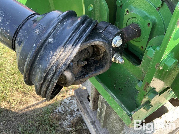 2015-john-deere-946-mower-conditioner-image-13