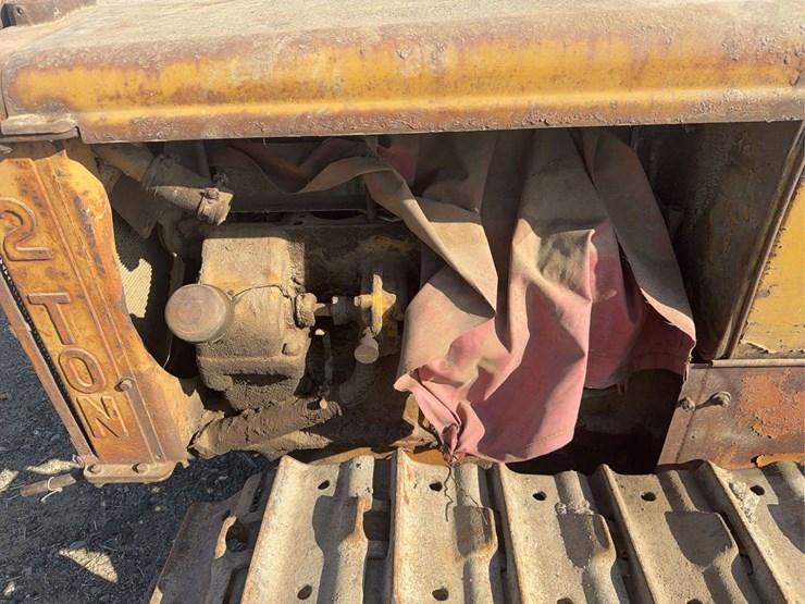 caterpillar-2-ton-image-11