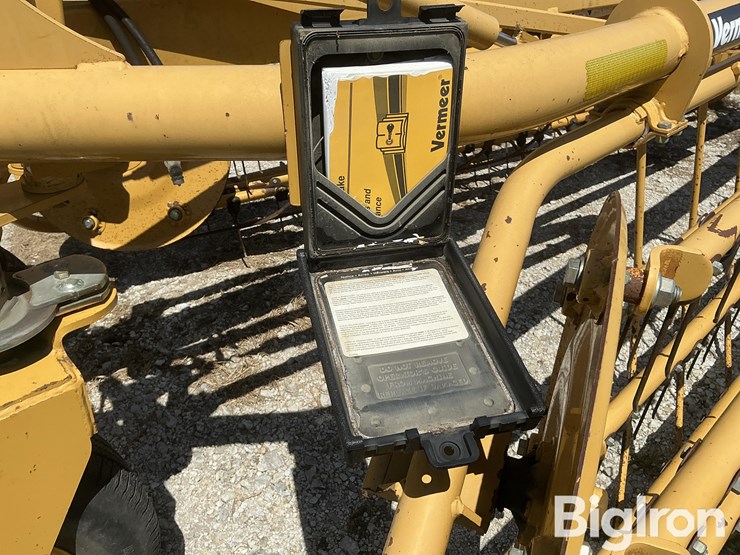 2009-vermeer-r2300-twin-basket-hay-rake-image-13