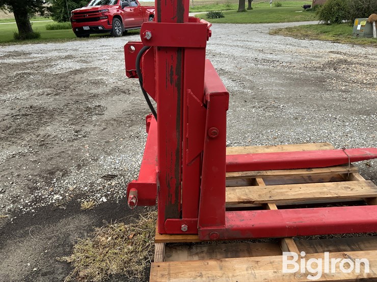 westendorf-3-pt-hydraulic-forklift-attachment-image-14