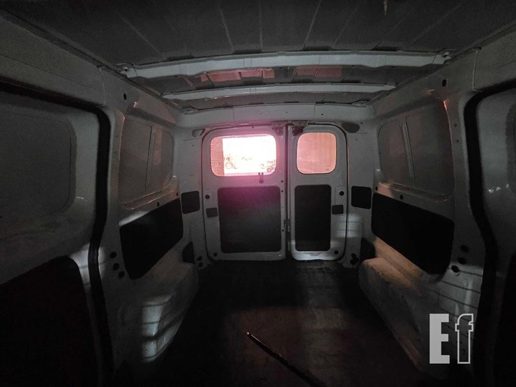 2014-nissan-nv200-image-15