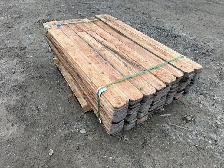 ~168--dog-ear-cedar-fencing-pieces-image-3