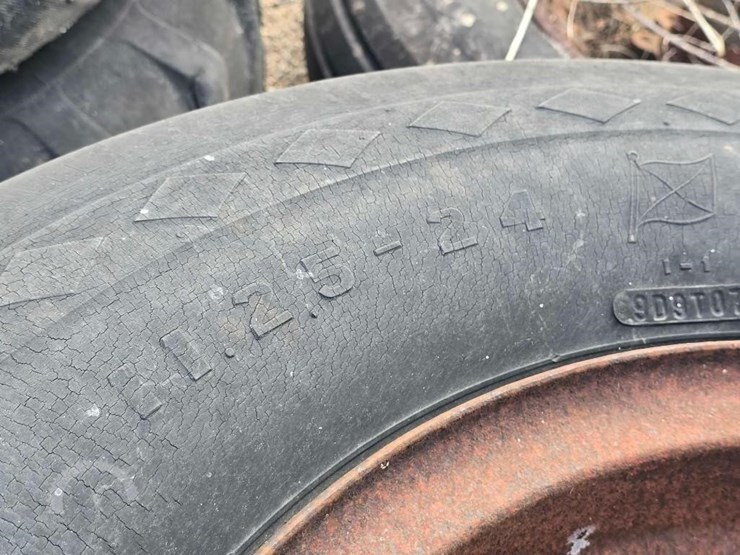 miscellaneous-tires-with-rims-image-7