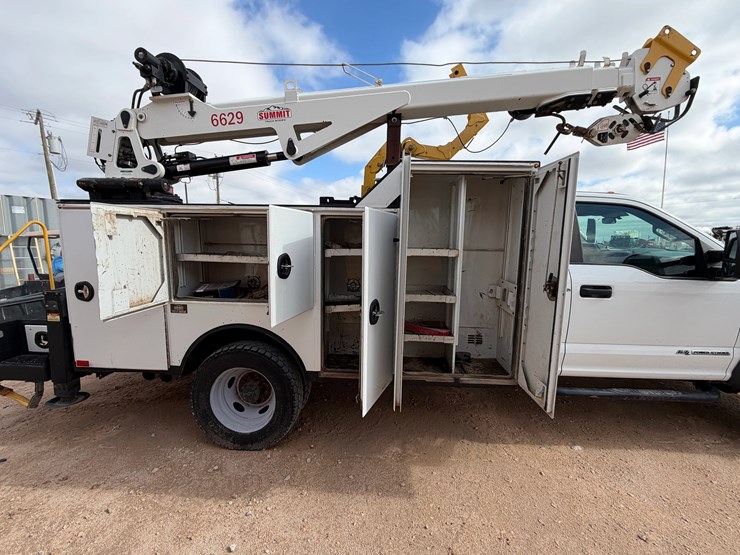 2017-ford-f550-image-12