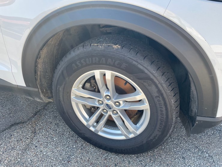 #1529-•-2021-ford-explorer-awd-suv-(has-wi-title)-image-21