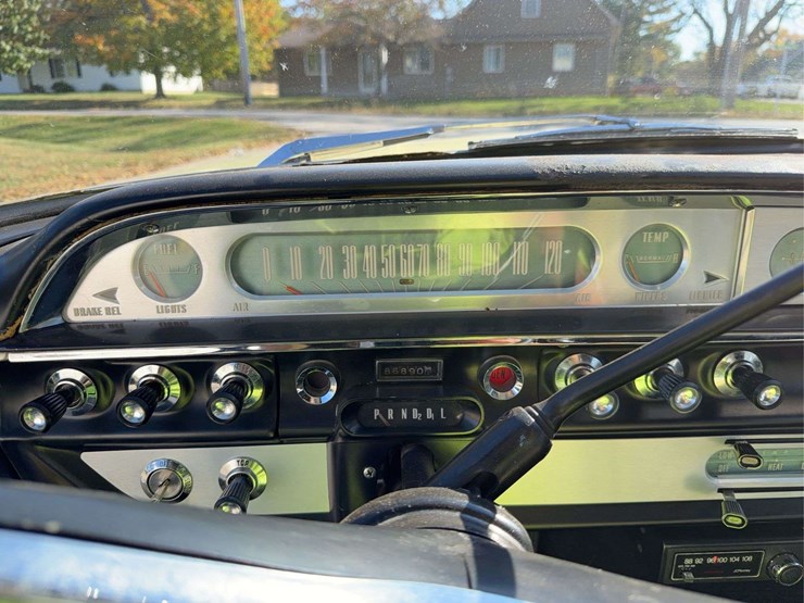 1960-ford-sunliner-image-54