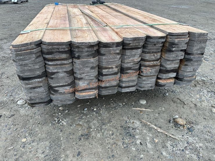~168--dog-ear-cedar-fencing-pieces-image-5