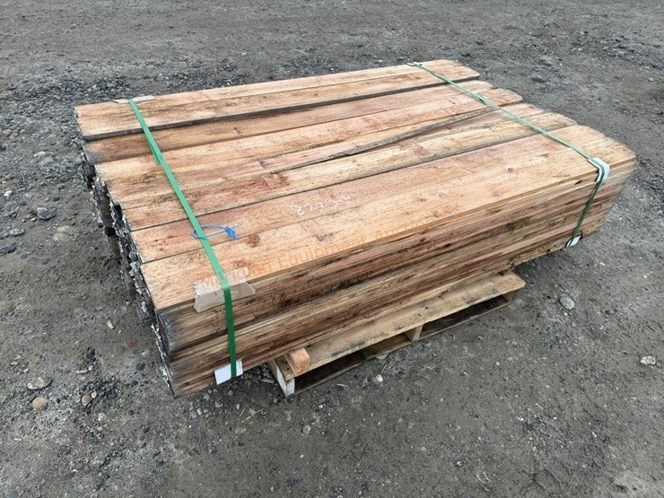 ~168--dog-ear-cedar-fencing-pieces-image-13