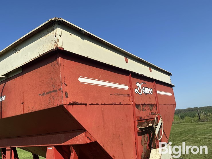 demco-gravity-wagon-image-16