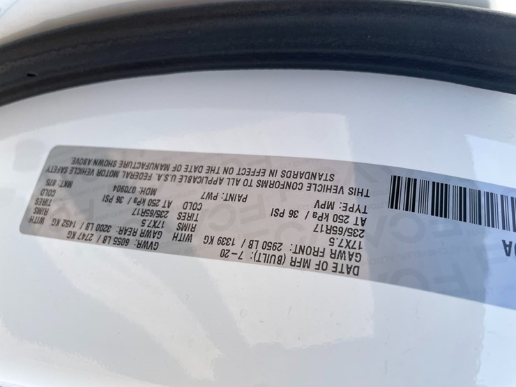 #1520-•-2020-chrysler-voyager-mini-van-(has-wi-title)-image-33