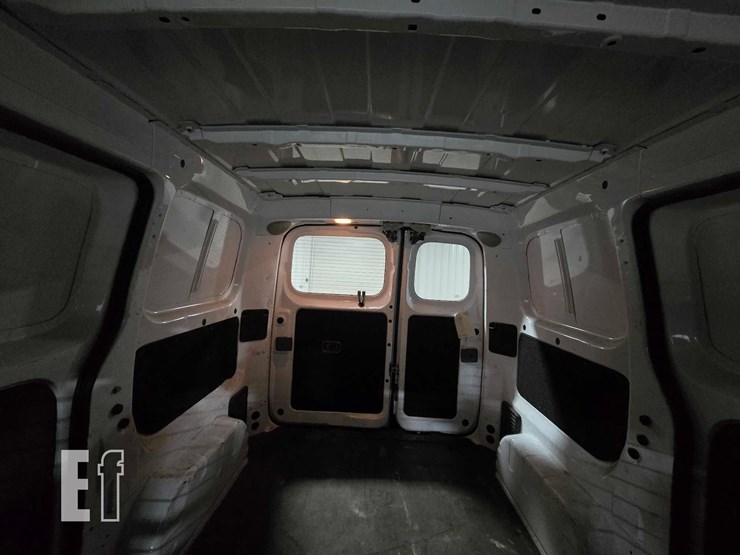 2016-nissan-nv200-image-15