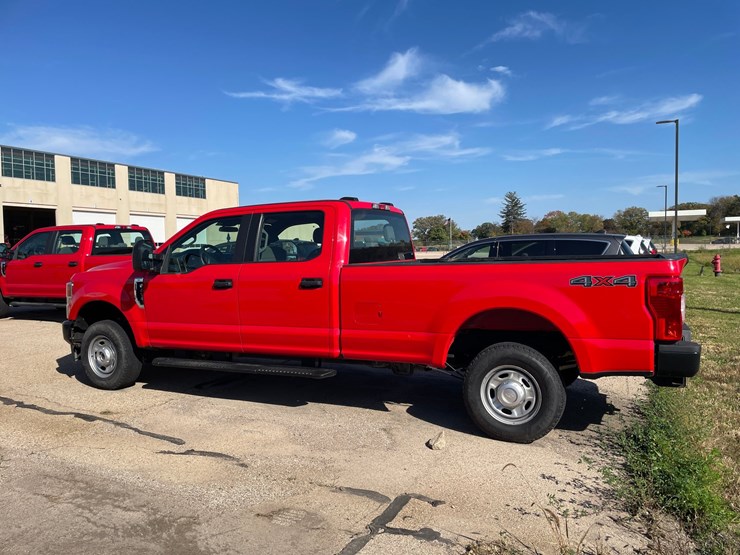 #1524-•-2021-ford-f-250-xl-pickup-truck-(has-wi-title)-image-36