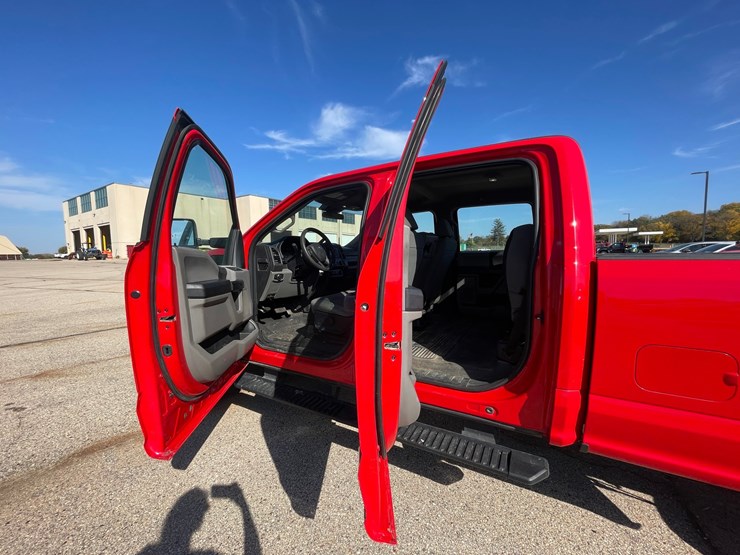 #1525-•-2021-ford-f-250-xl-pickup-truck-(has-wi-title)-image-10