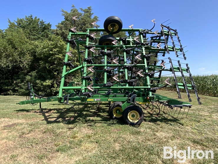 john-deere-980-32'-field-cultivator-image-8