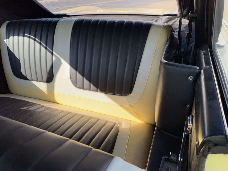 1960-ford-sunliner-image-44