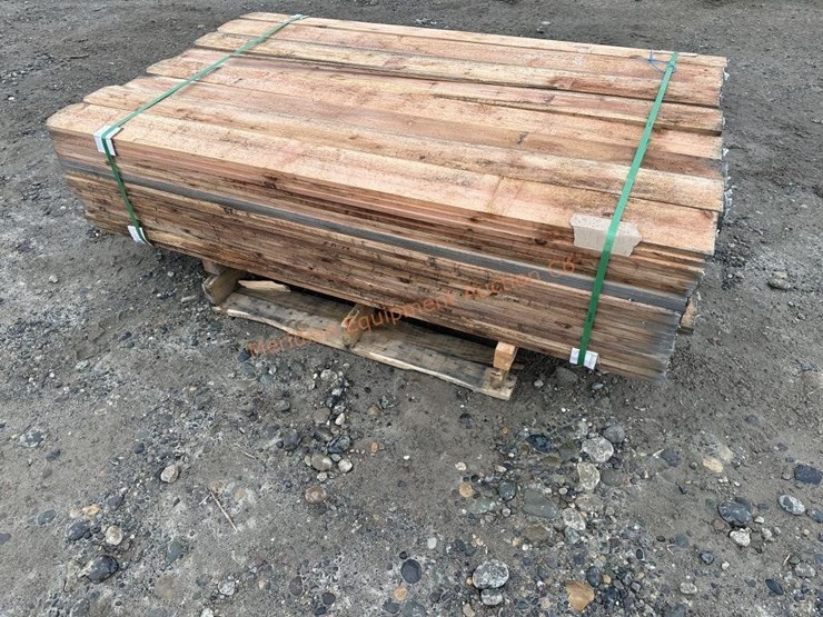 ~168--dog-ear-cedar-fencing-pieces-image-8