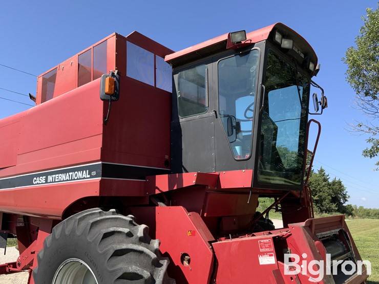 1992-case-ih-1640-2wd-combine-image-15