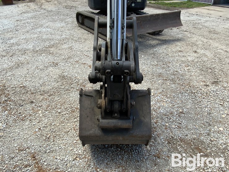 2011-bobcat-e42-mini-excavator-image-12