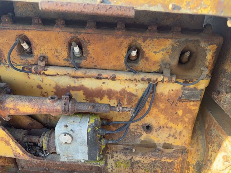 caterpillar-thirty-image-15
