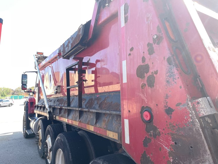 #1503-•-2018-international-7600-quad-axle-dump-truck-(has-wi-title)-with-accessories-image-24