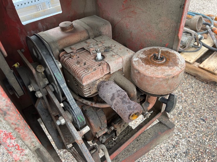 #2107-•-(1)-towable-gas-powered-concrete-mixer-image-8