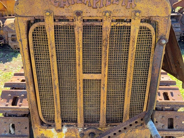 caterpillar-ten-image-9