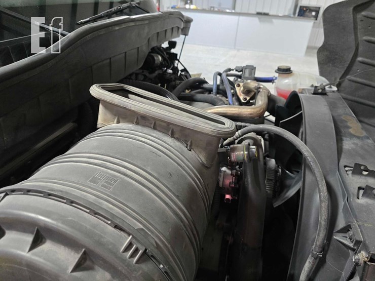 2010-international-durastar-4300-image-23