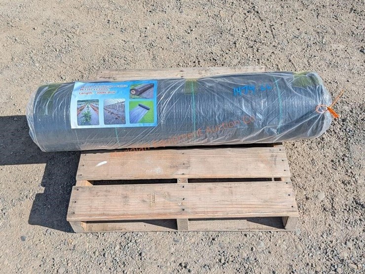 1--rolls-landscape-fabric-13'x300'-image-1