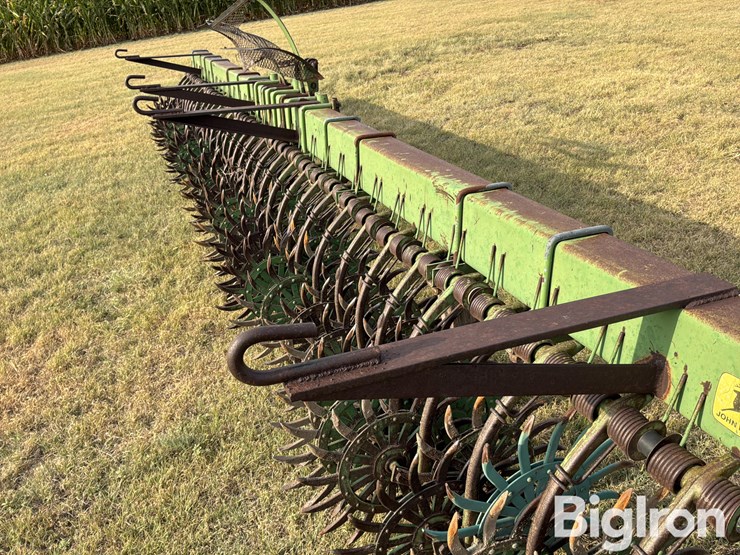 john-deere-400-3-pt-rotary-hoe-image-16