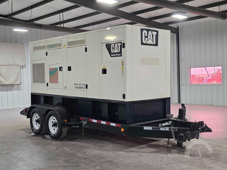 2013-caterpillar-xq200-2-image-2