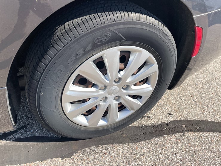 #1519-•-2020-chrysler-voyager-mini-van-(has-wi-title)-image-20
